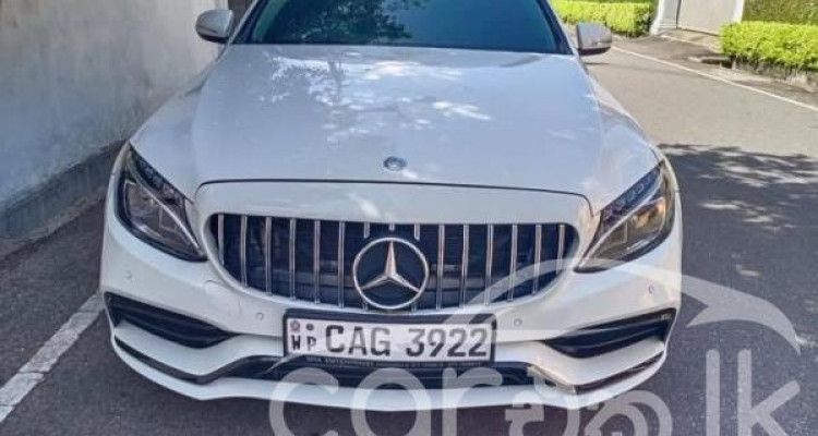 MERCEDES BENZ C200 2015