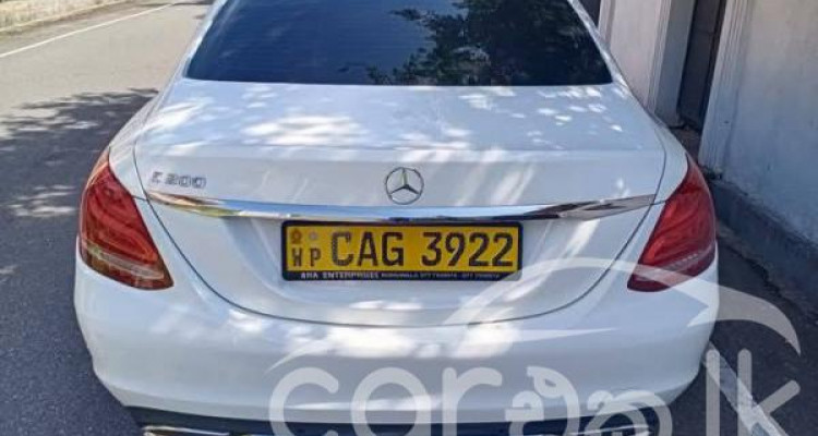 MERCEDES BENZ C200 2015