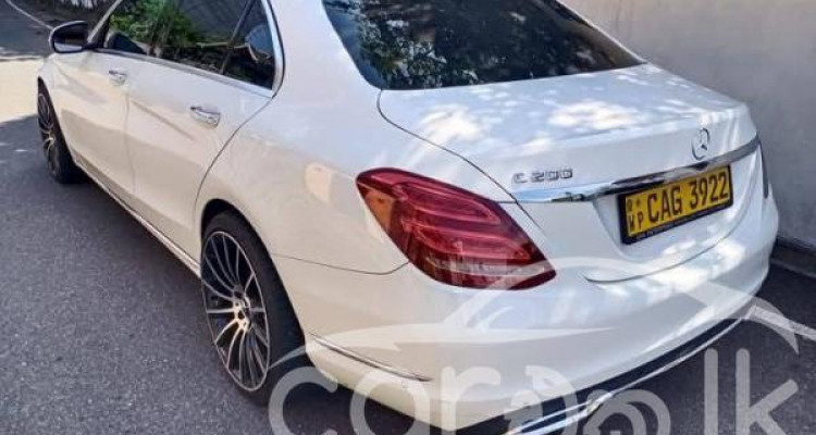 MERCEDES BENZ C200 2015