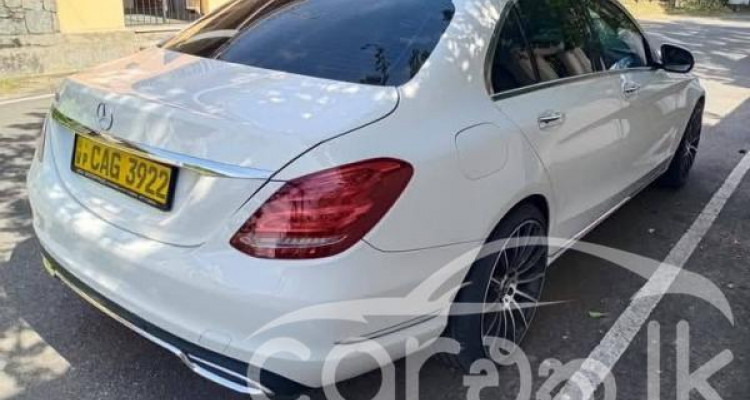 MERCEDES BENZ C200 2015