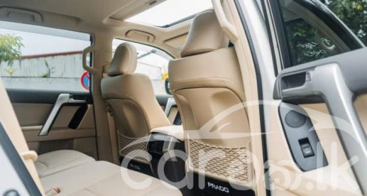 TOYOTA LAND CRUISER PRADO 2023