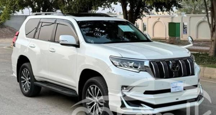 TOYOTA LAND CRUISER PRADO 2023