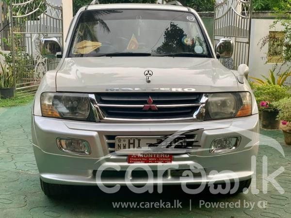 MITSUBISHI MONTERO 2000