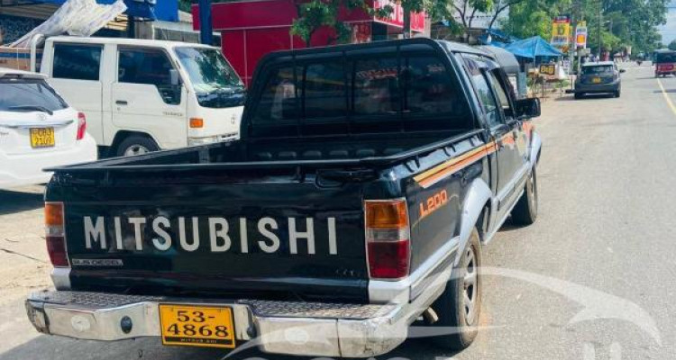 MITSUBISHI L200 1992