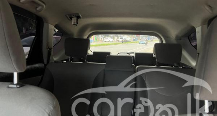 TOYOTA PRIUS 2013