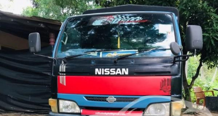 NISSAN ATLAS 2000