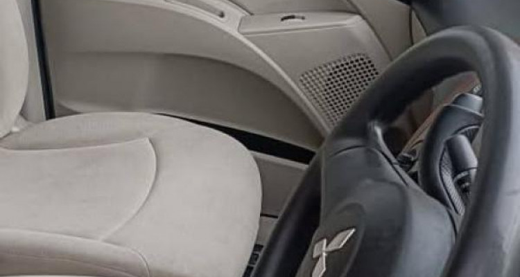 MITSUBISHI COLT 2006