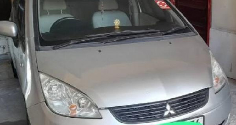 MITSUBISHI COLT 2006