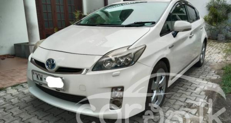 TOYOTA PRIUS 2011