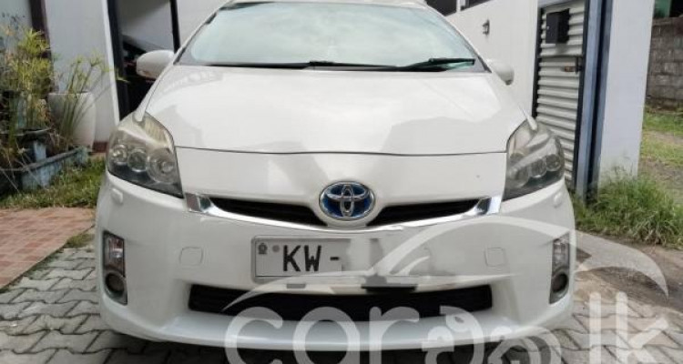 TOYOTA PRIUS 2011