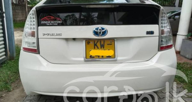 TOYOTA PRIUS 2011