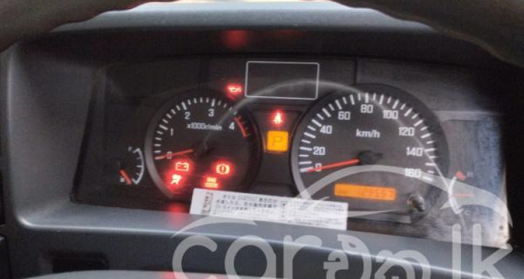 ISUZU ELF FREEZER 2013