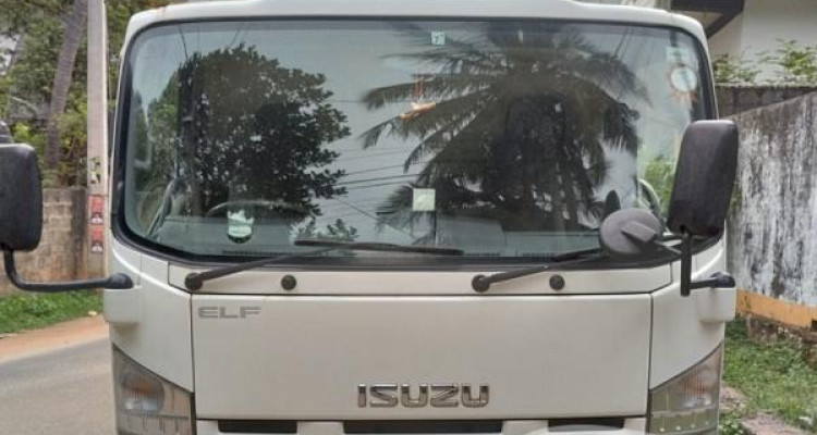 ISUZU ELF FREEZER 2013