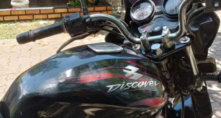 BAJAJ DISCOVER 150 2010