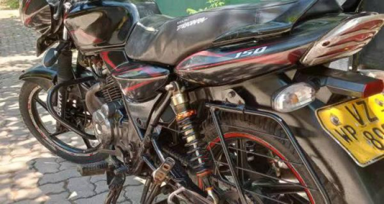 BAJAJ DISCOVER 150 2010
