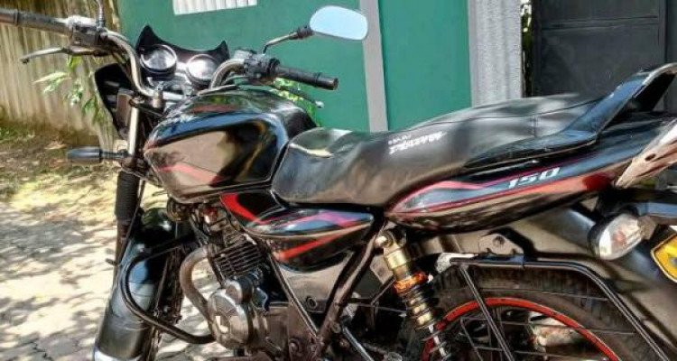 BAJAJ DISCOVER 150 2010