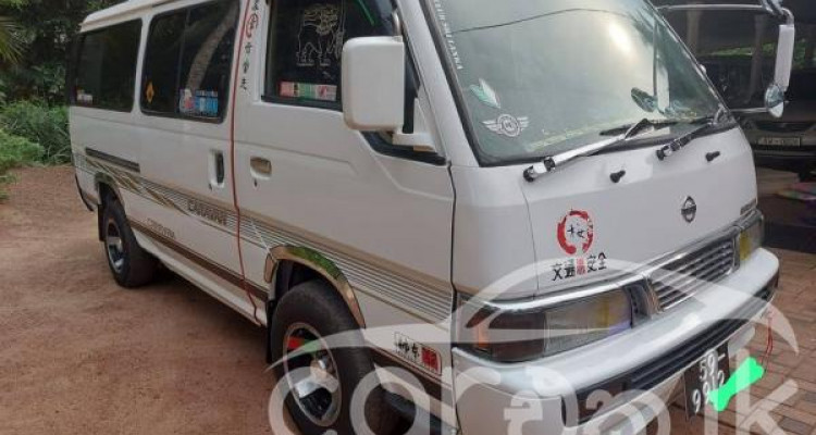 NISSAN CARAVAN 1992