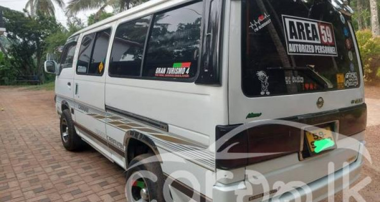 NISSAN CARAVAN 1992