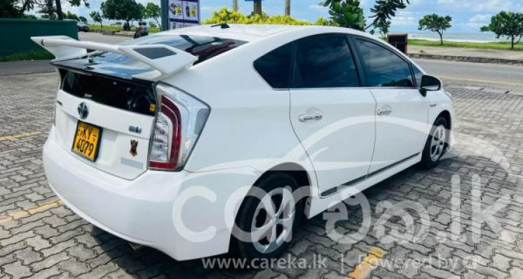 TOYOTA PRIUS 2012