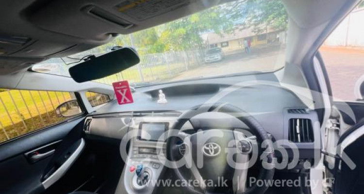 TOYOTA PRIUS 2012