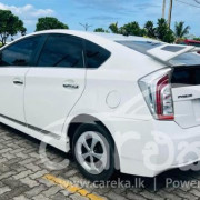 TOYOTA PRIUS 2012