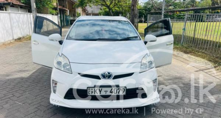 TOYOTA PRIUS 2012