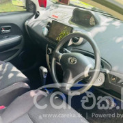 TOYOTA IST 2003