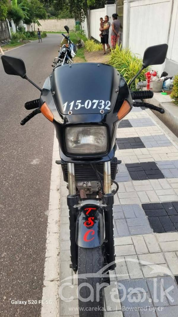 HONDA VT250 2000