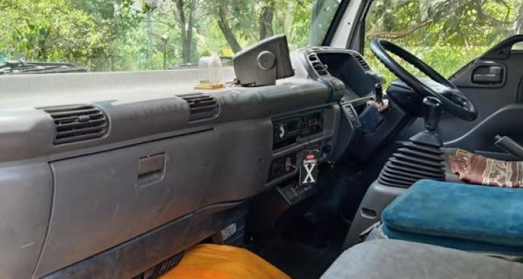 ISUZU ELF 1990