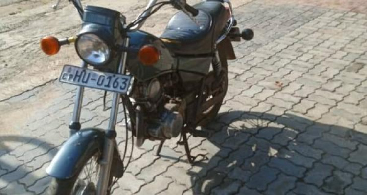 YAMAHA SR125 2004