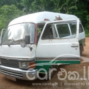 NISSAN CARAVAN 1975