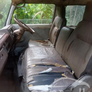 NISSAN CARAVAN 1975