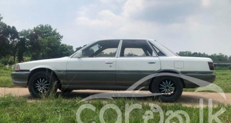TOYOTA CAMRY 1990