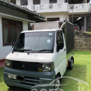 MITSUBISHI MINICAB 2004