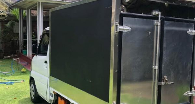 MITSUBISHI MINICAB 2004