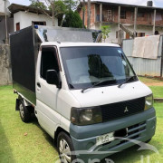 MITSUBISHI MINICAB 2004