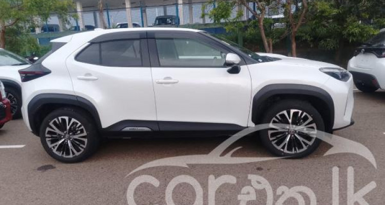 TOYOTA YARIS CROSS 2023
