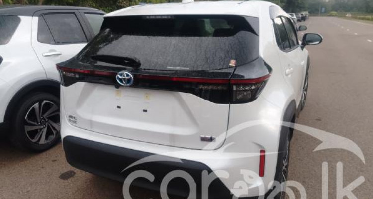 TOYOTA YARIS CROSS 2023