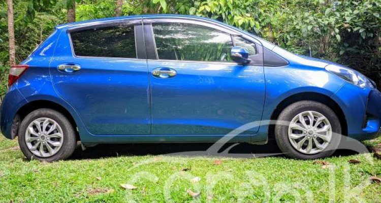 TOYOTA VITZ 2019