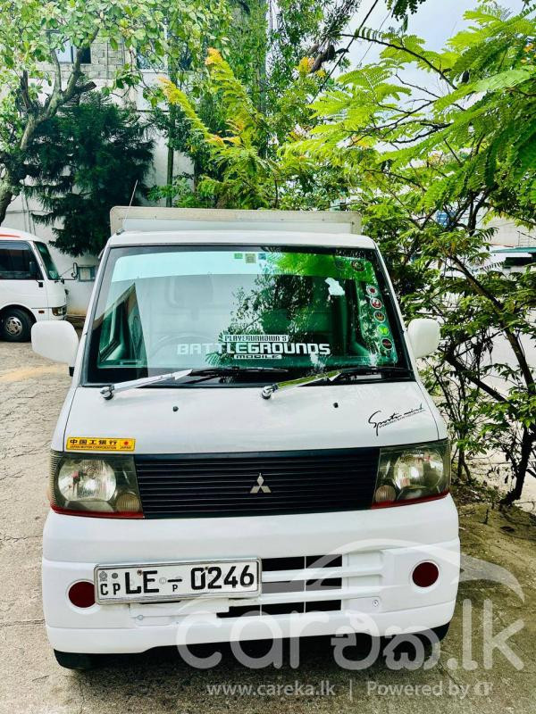 MITSUBISHI MINI MASTER 2003
