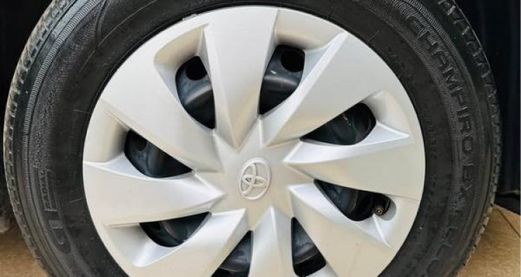 TOYOTA VITZ 2018