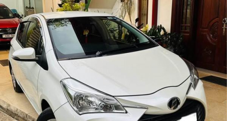 TOYOTA VITZ 2018