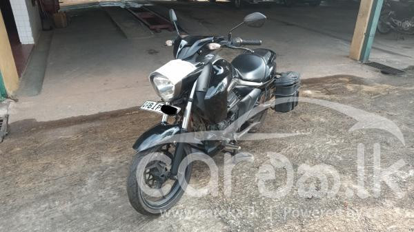 SUZUKI INTRUDER 2018