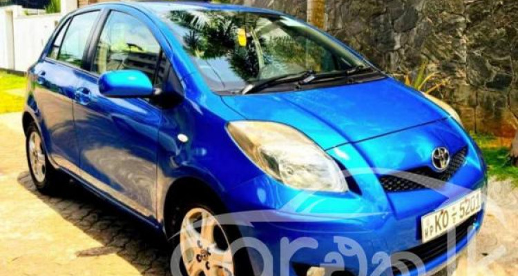 TOYOTA YARIS 2010