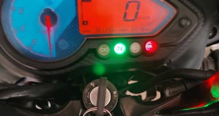 BAJAJ PULSAR 150 2018