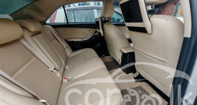 TOYOTA PREMIO 2019