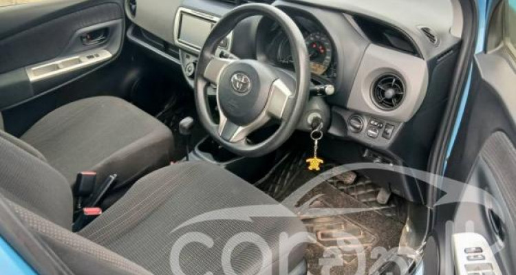 TOYOTA VITZ 2016