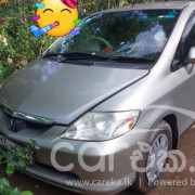 HONDA FIT ARIA GD8 2004