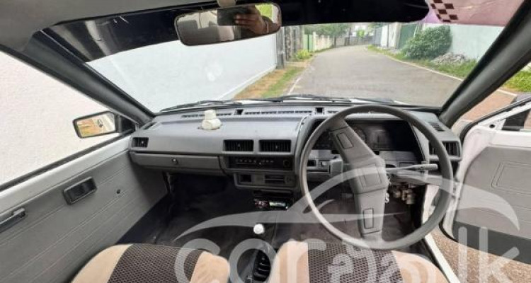 NISSAN SUNNY 1985