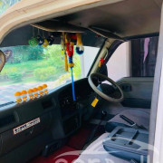 NISSAN CARAVAN 1996